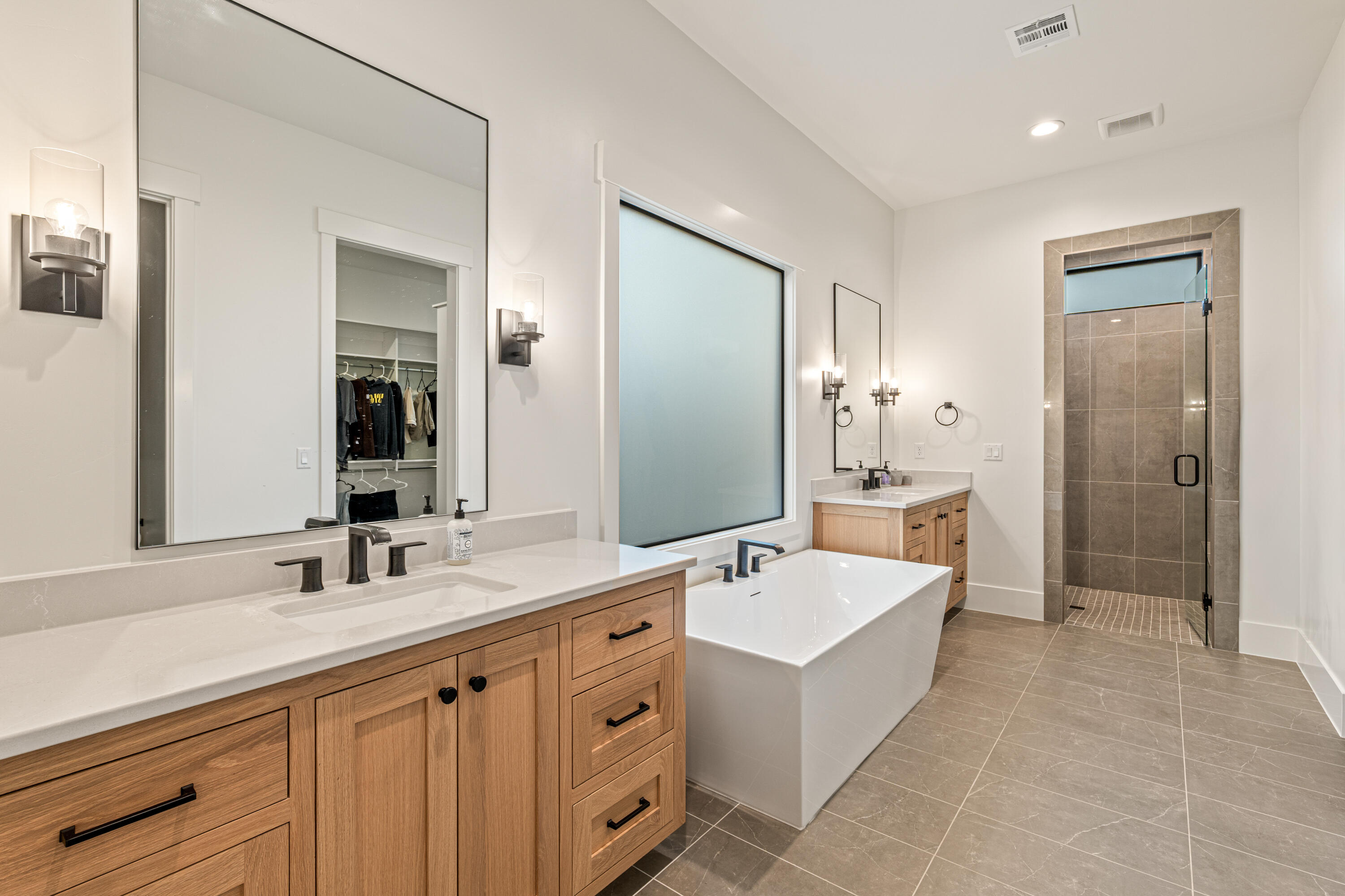 QUEENSRIDGE - Residential