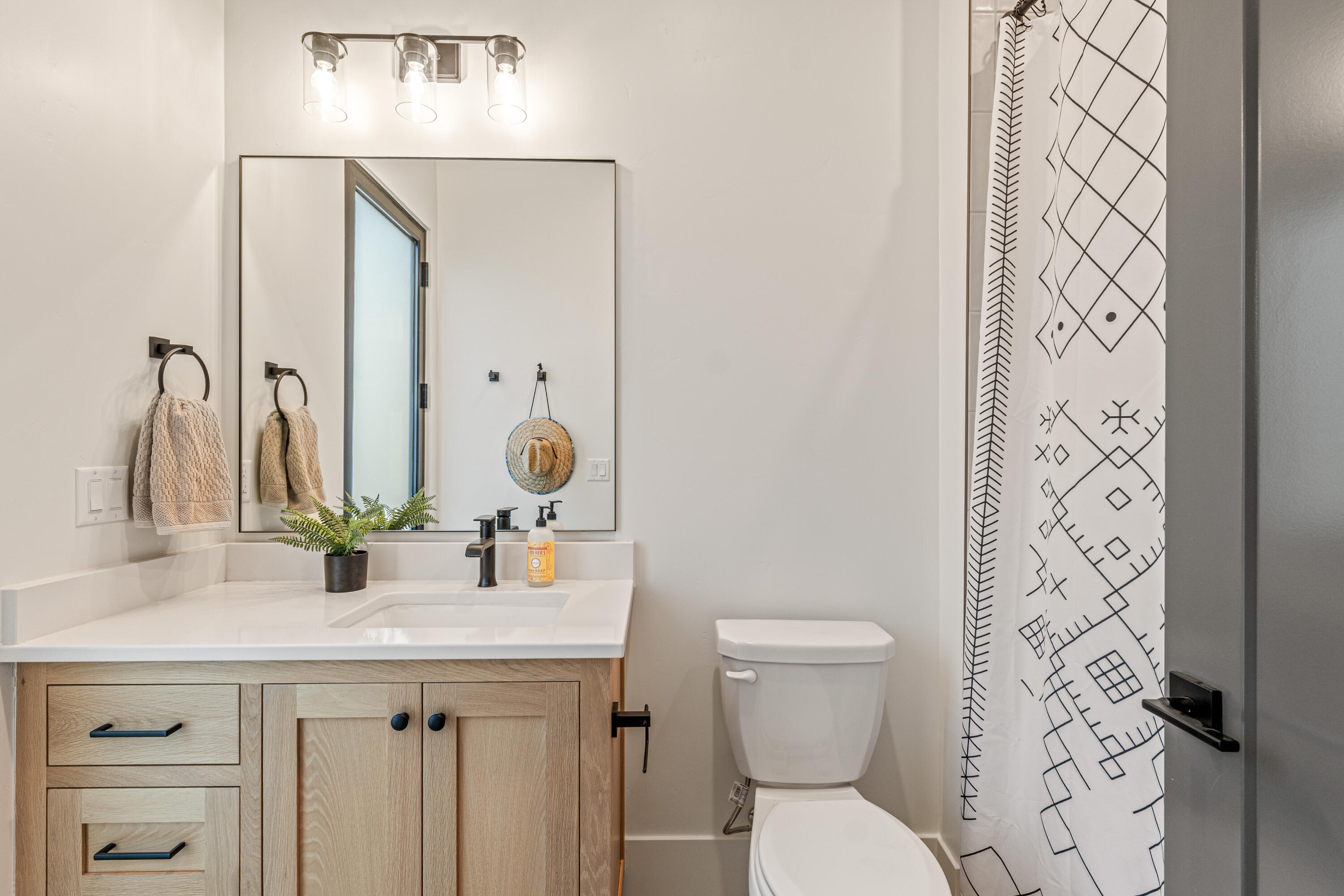 QUEENSRIDGE - Residential