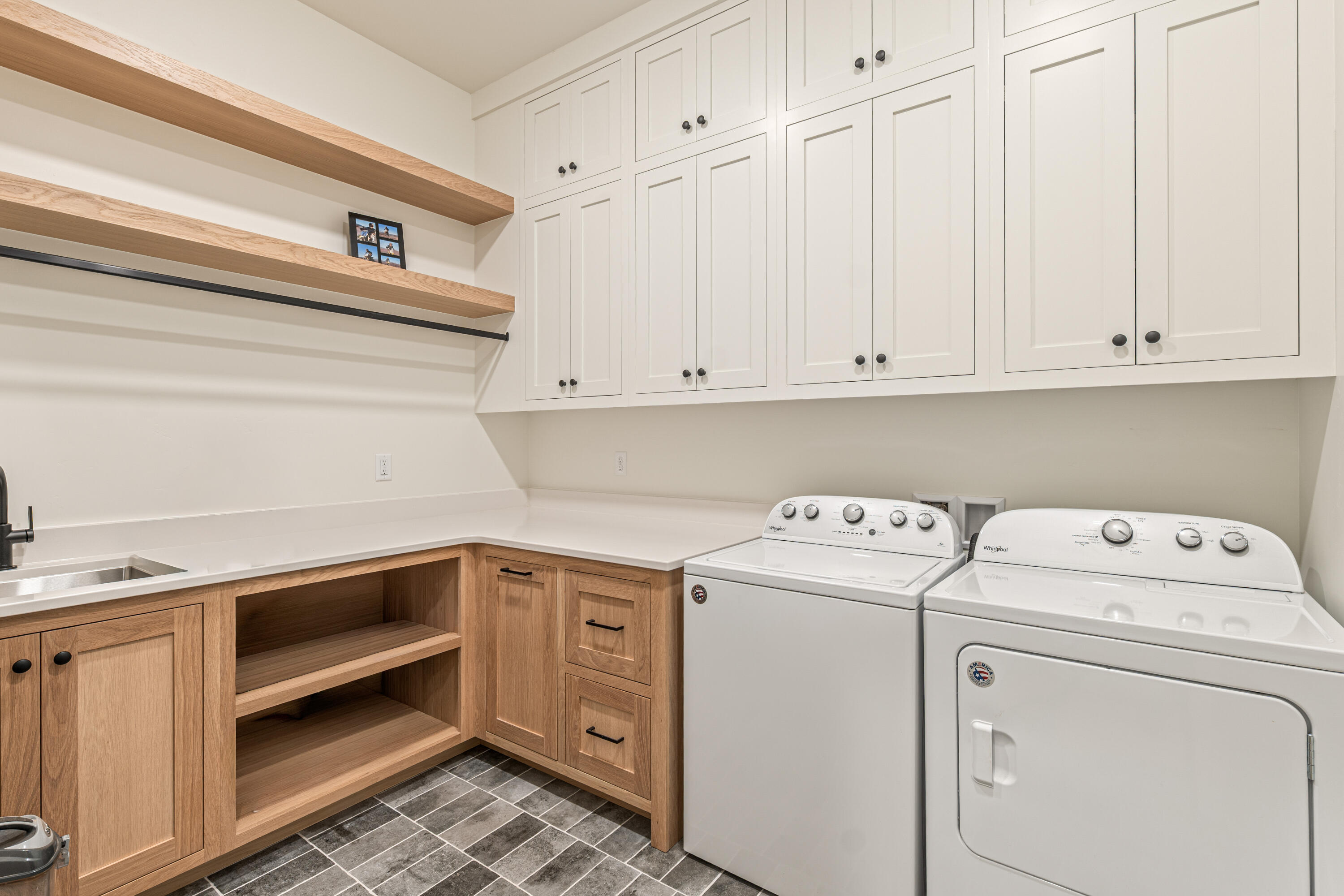 QUEENSRIDGE - Residential