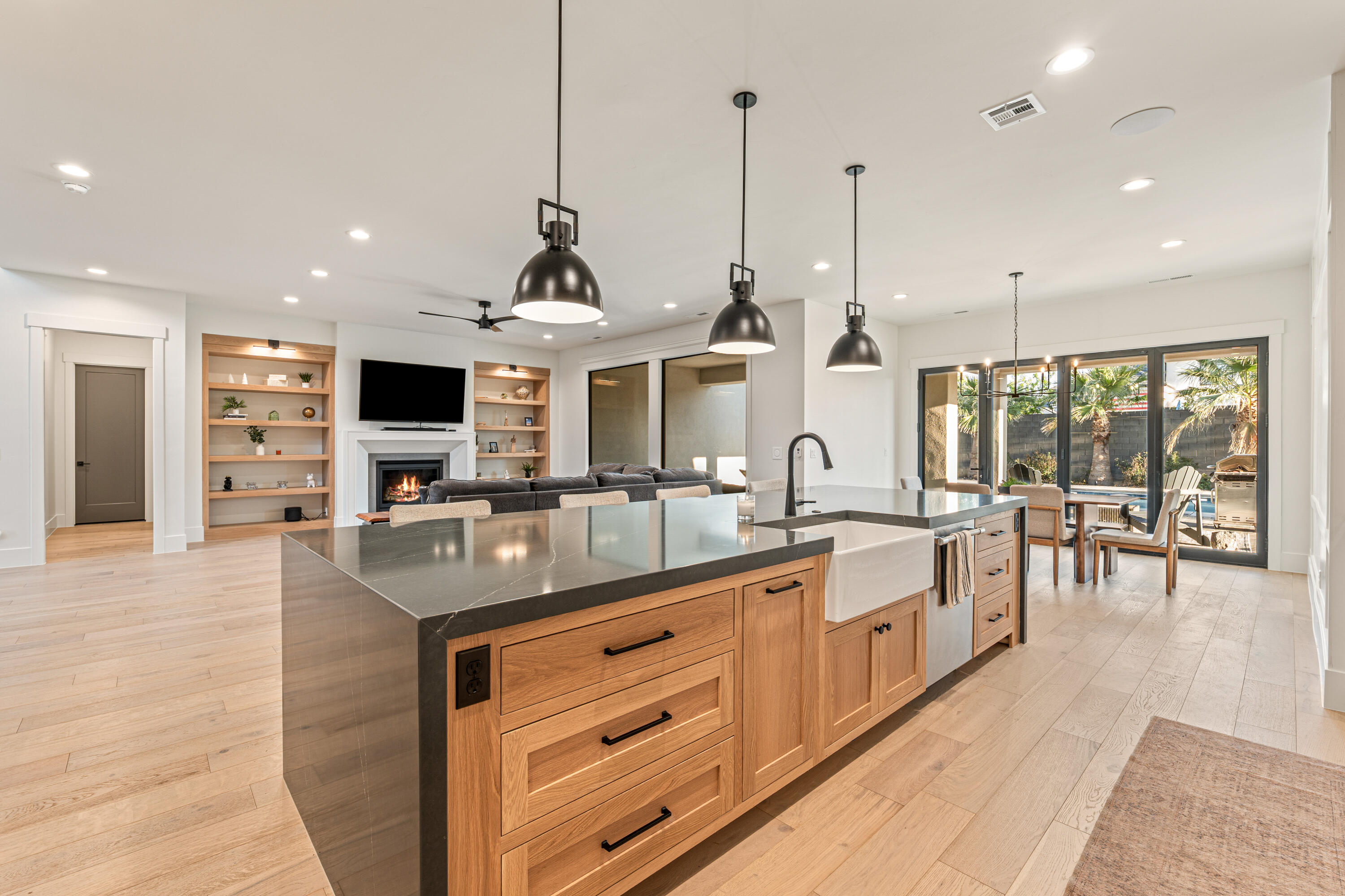 QUEENSRIDGE - Residential