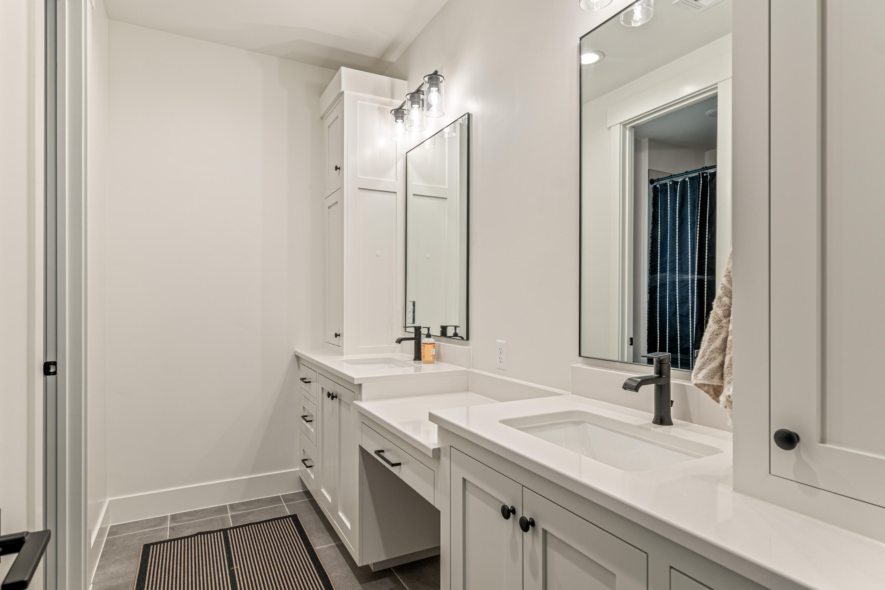 QUEENSRIDGE - Residential