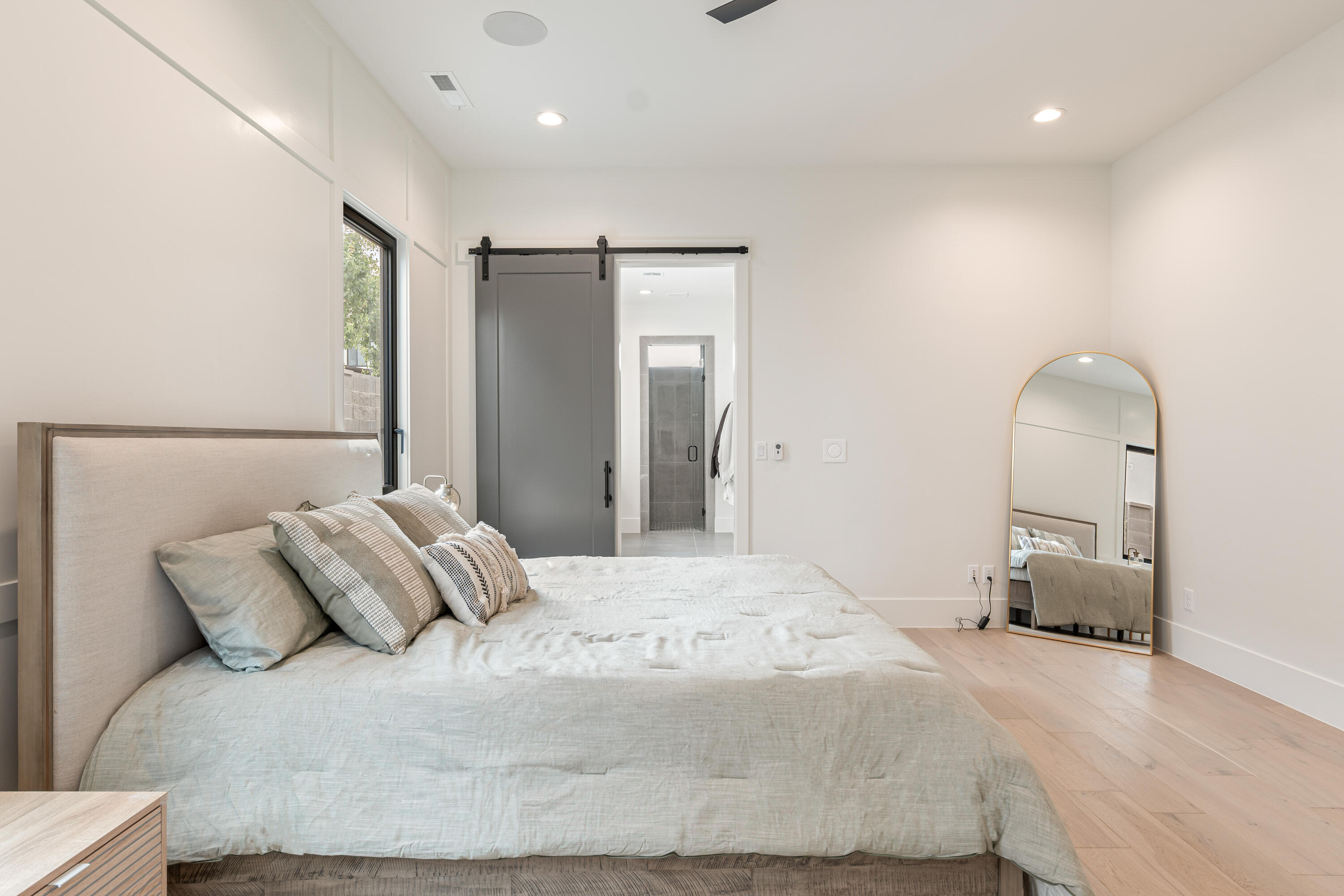 QUEENSRIDGE - Residential