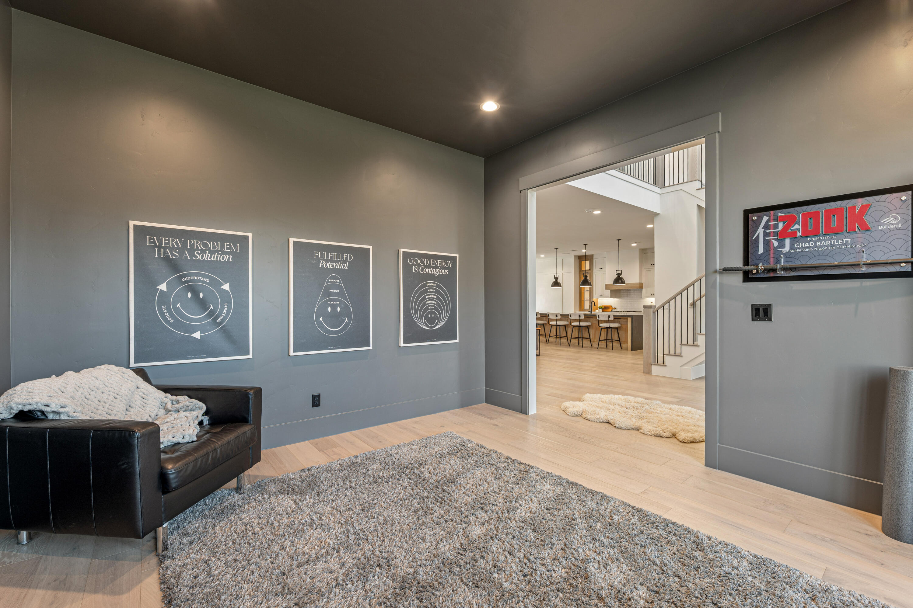 QUEENSRIDGE - Residential