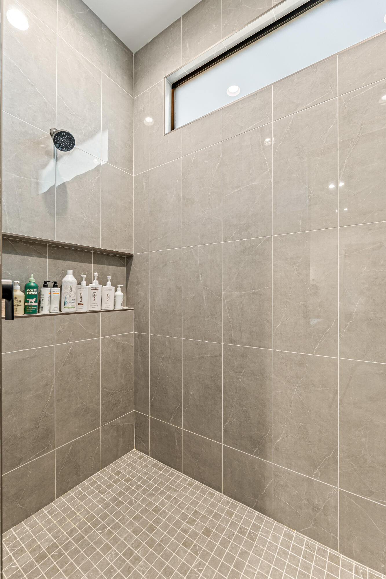 QUEENSRIDGE - Residential