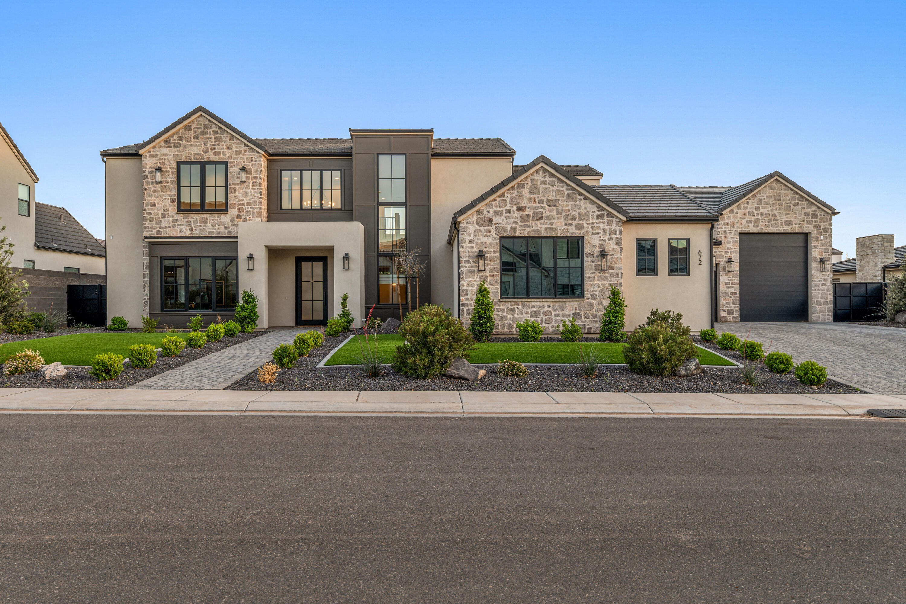 QUEENSRIDGE - Residential