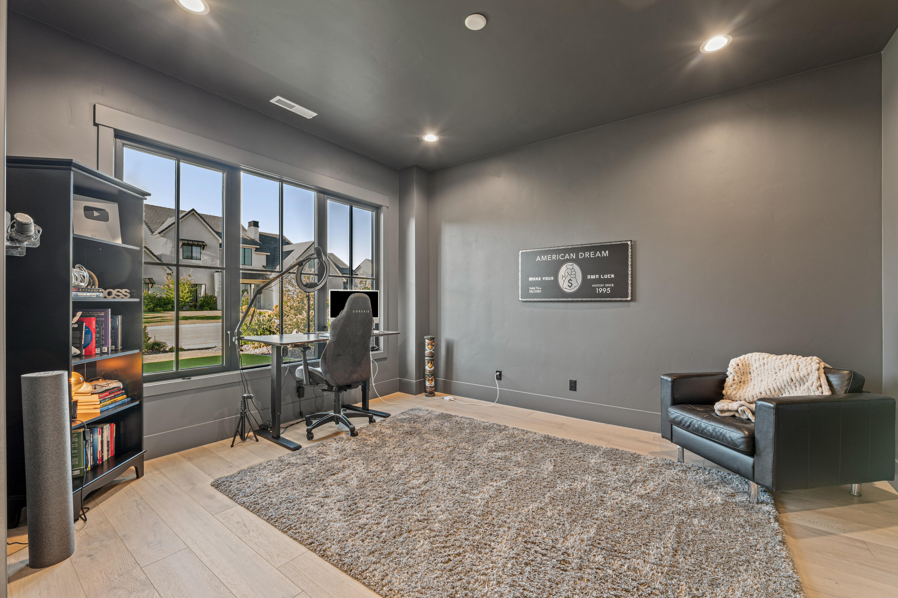 QUEENSRIDGE - Residential