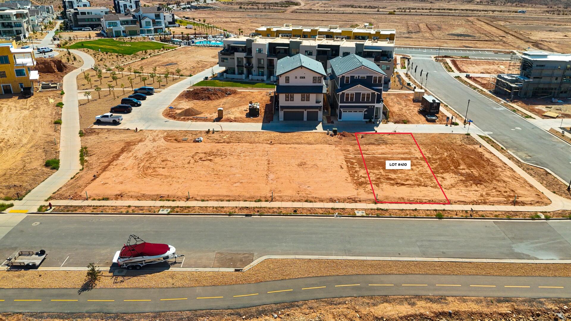 DESERT COLOR RESORT - Land