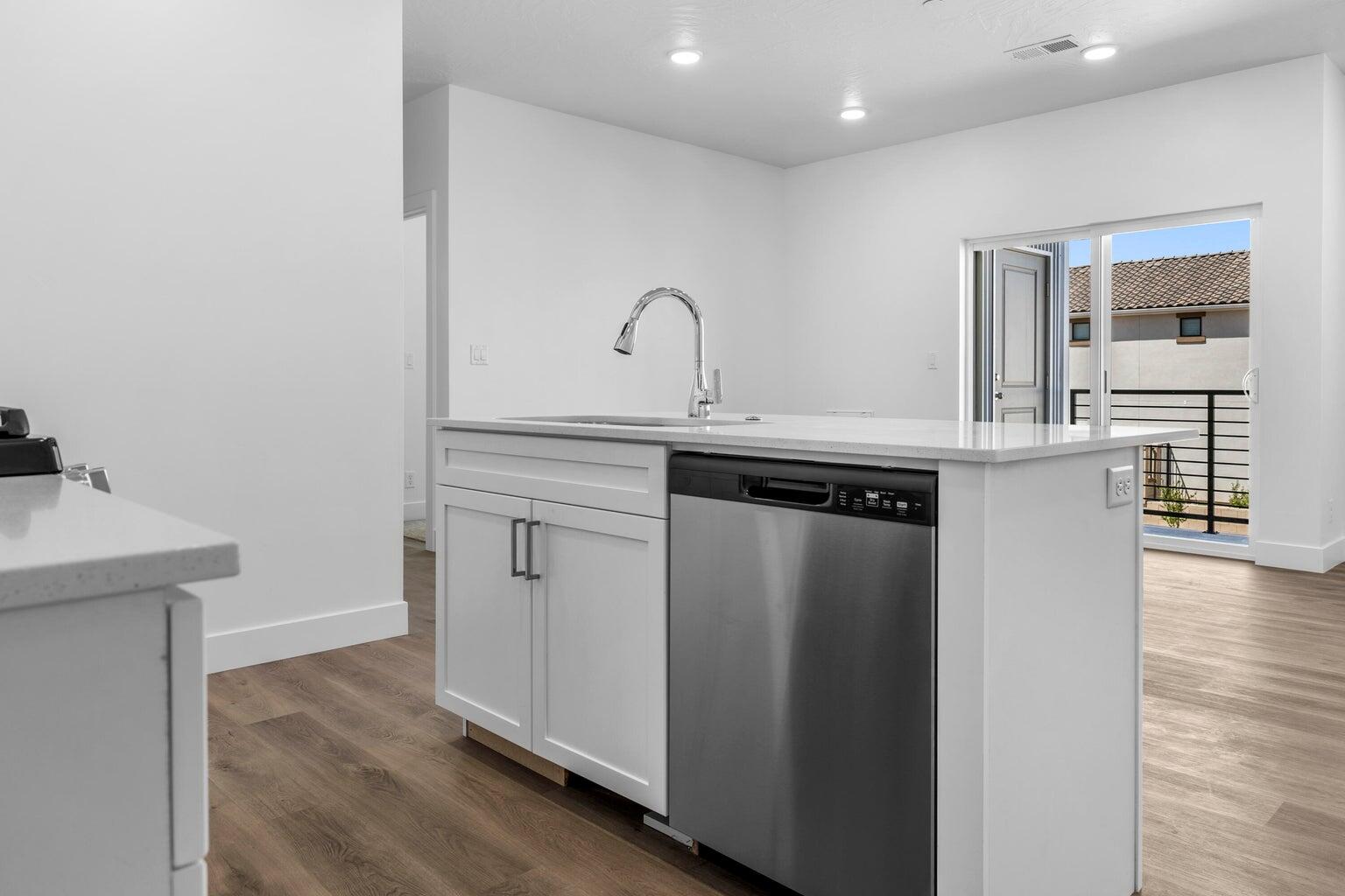 DESERT COLOR CONDOS - Residential