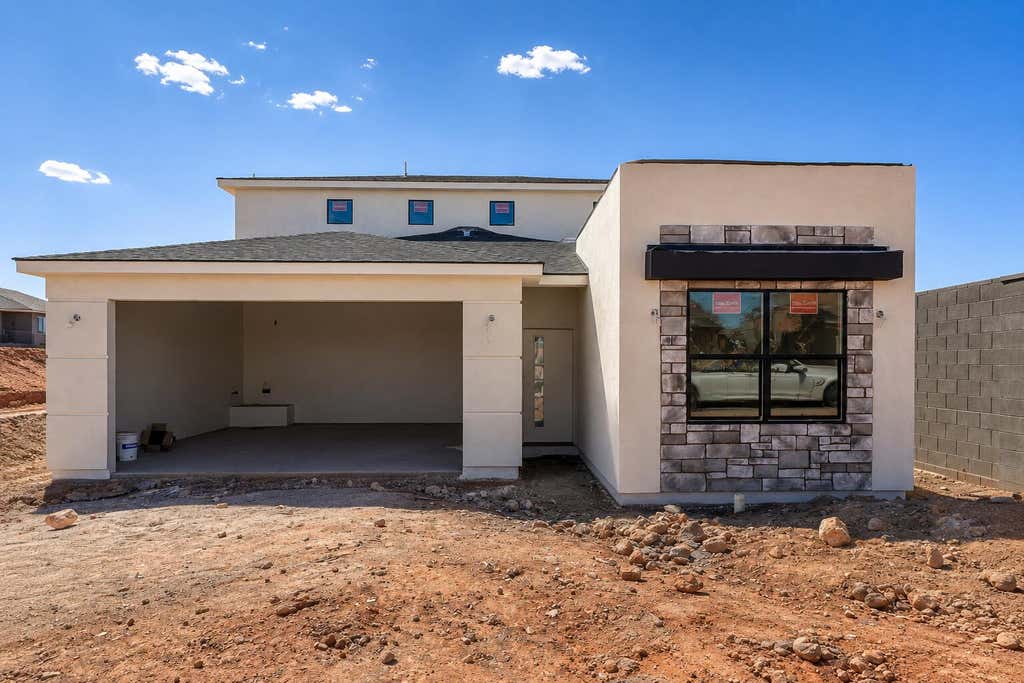 Photo of 555 N 730 W, Hurricane, UT 84737 (MLS # 26-275393)