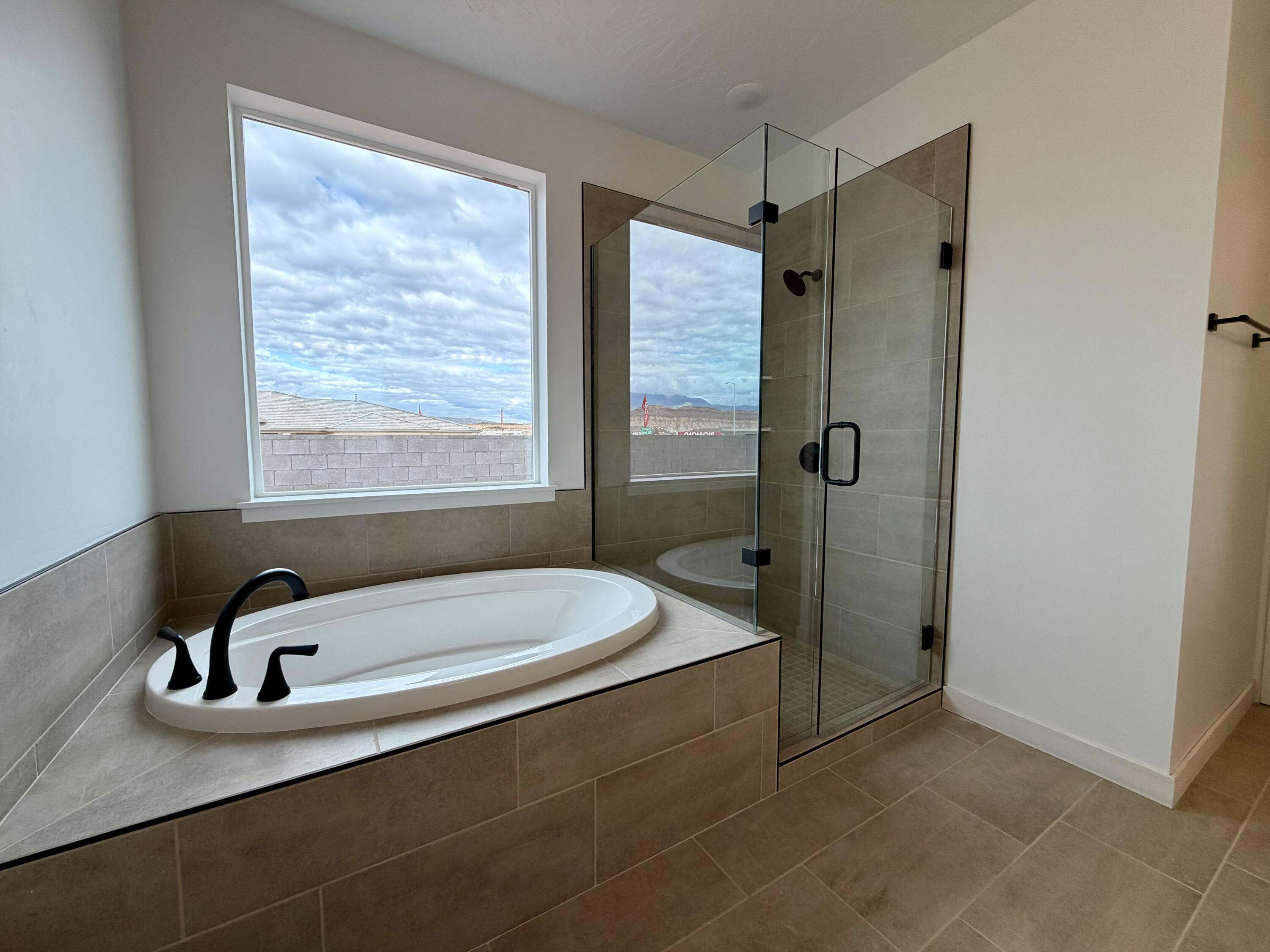 RED SLATE ESTATES - Residential