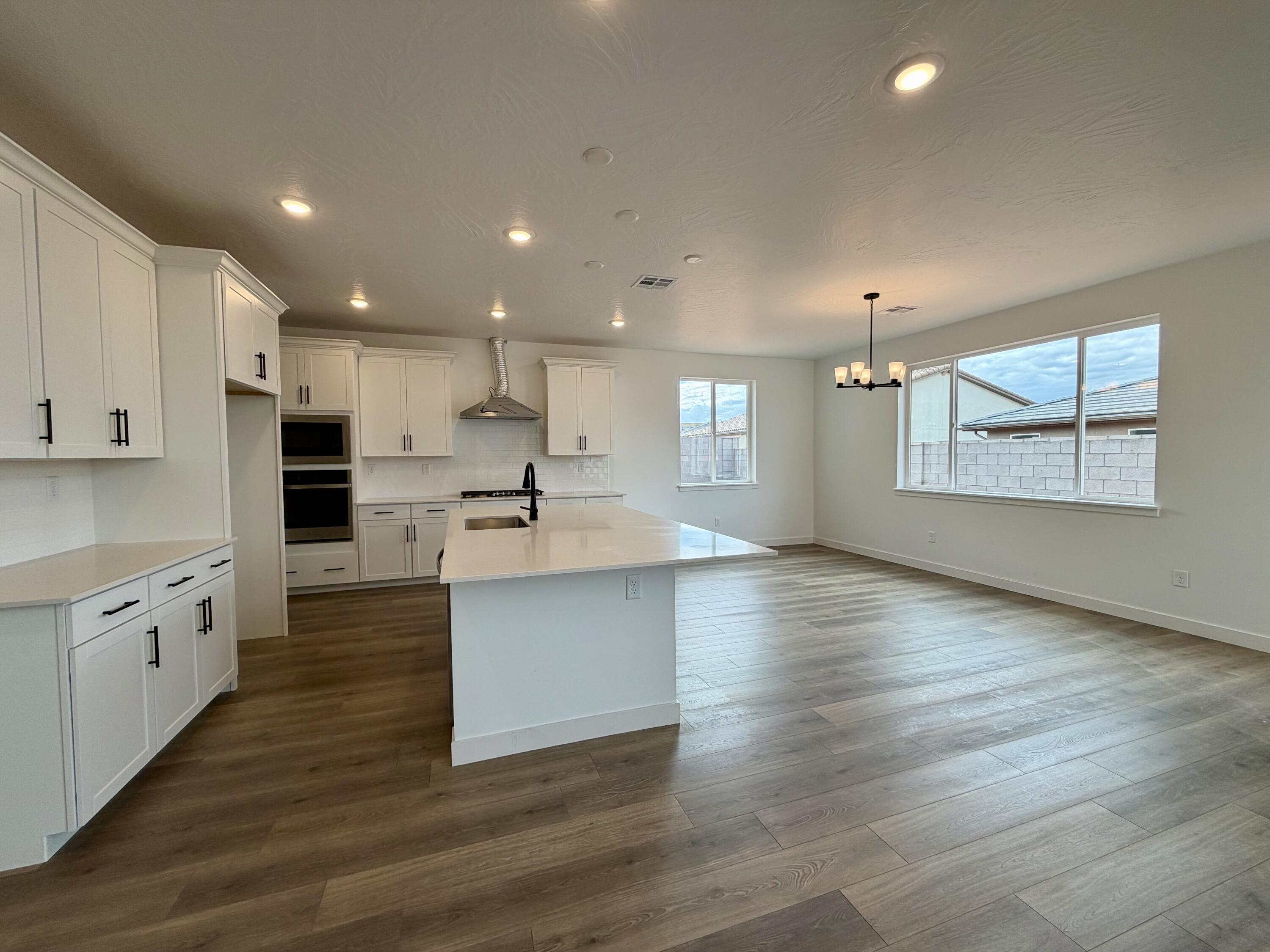 RED SLATE ESTATES - Residential