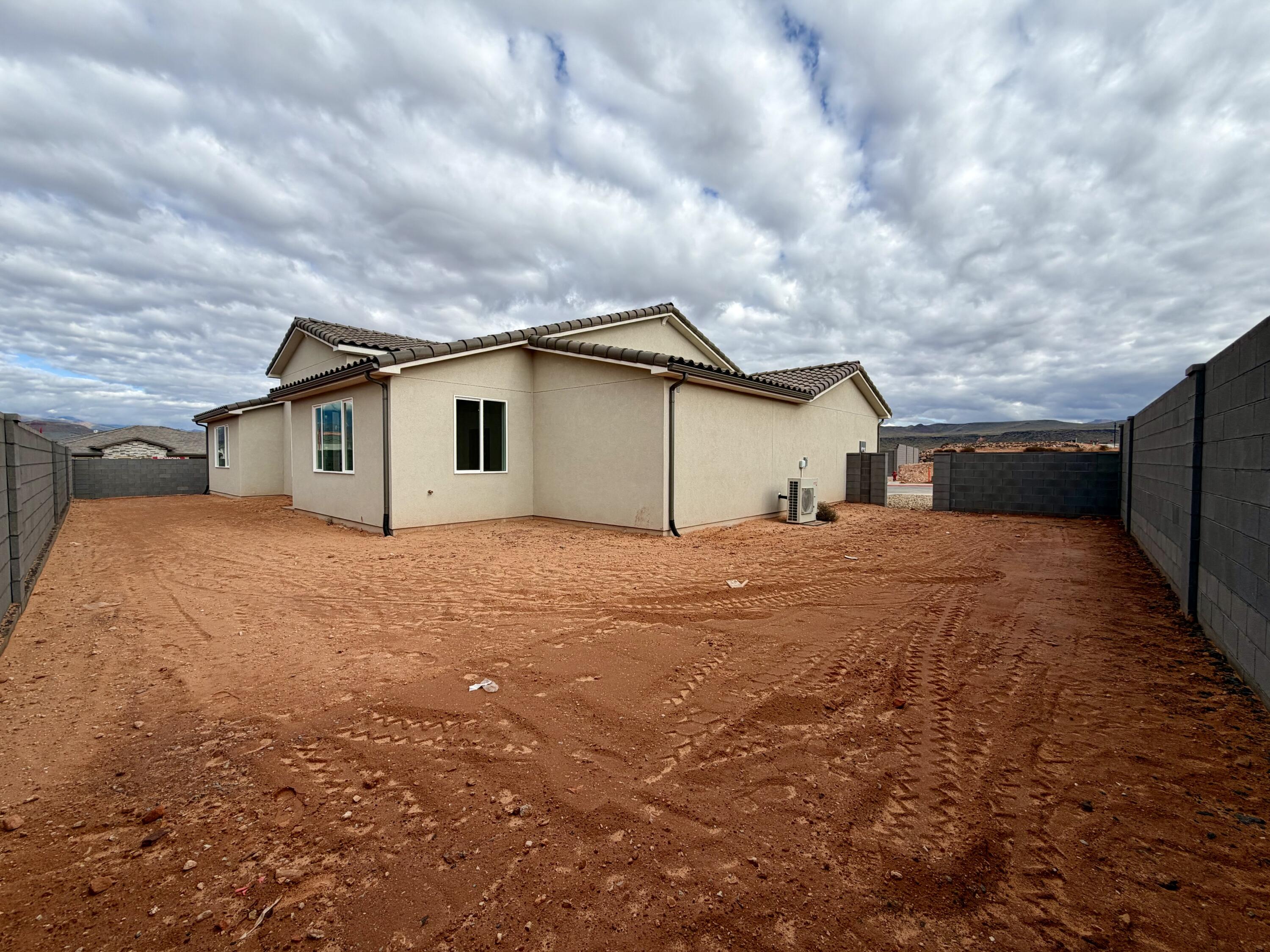 RED SLATE ESTATES - Residential