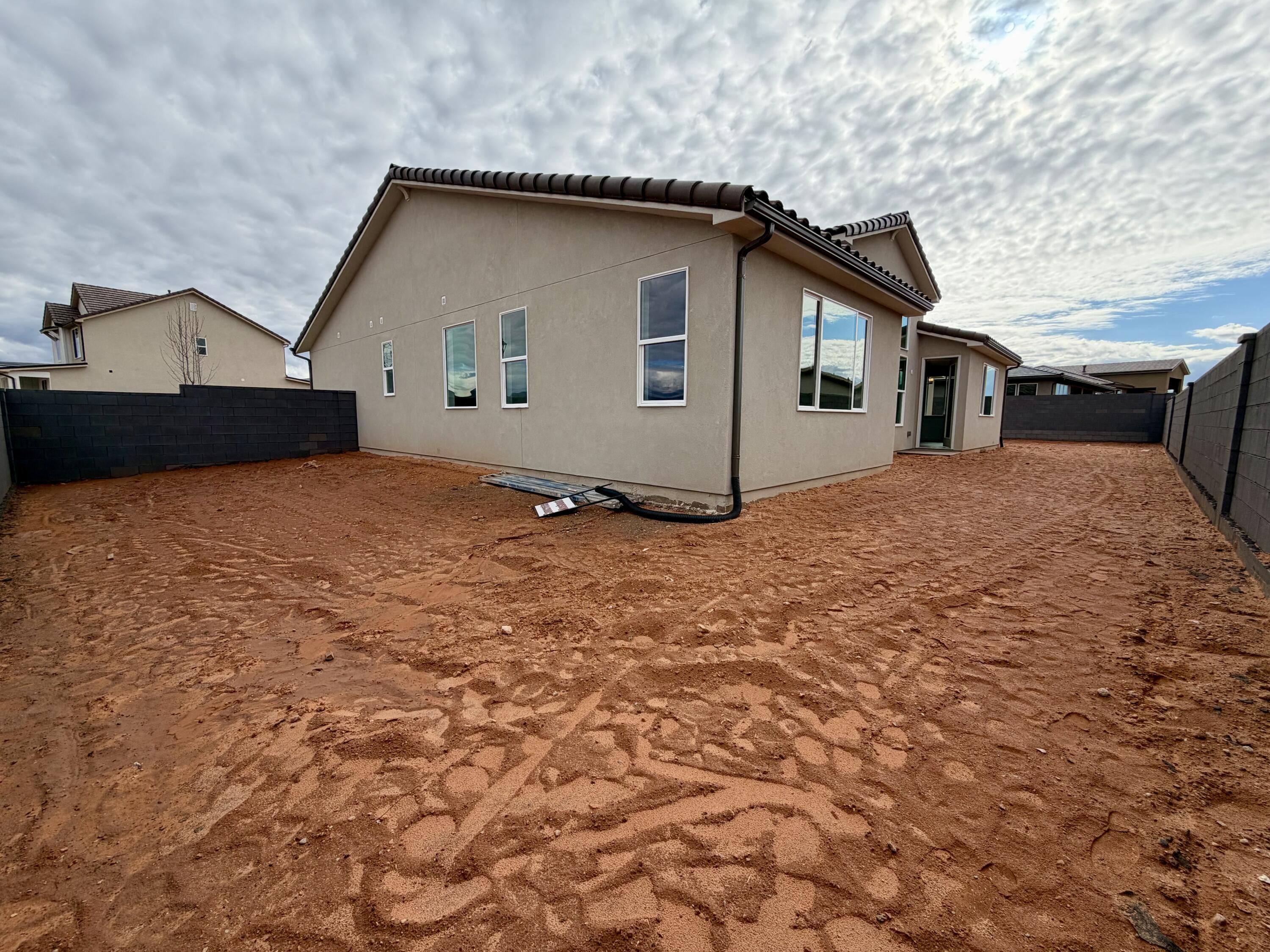 RED SLATE ESTATES - Residential