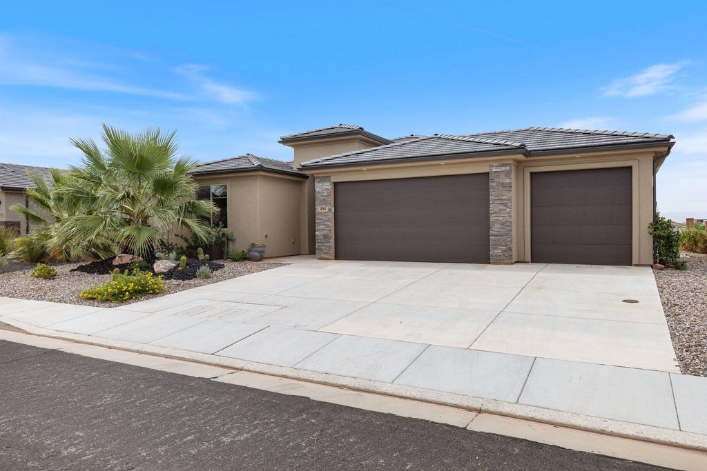 Photo of 494 E Dry Springs LN, Washington, UT 84780 (MLS # 26-275112)