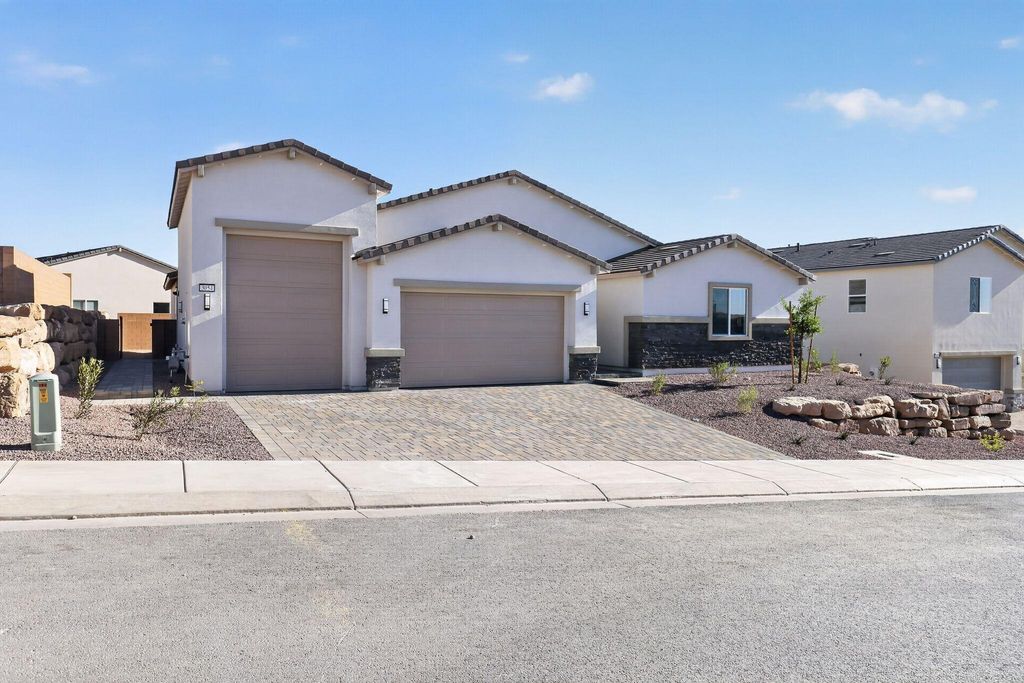 Photo of 3054 W Orco LN, Saint George, UT 84770 (MLS # 26-271546)
