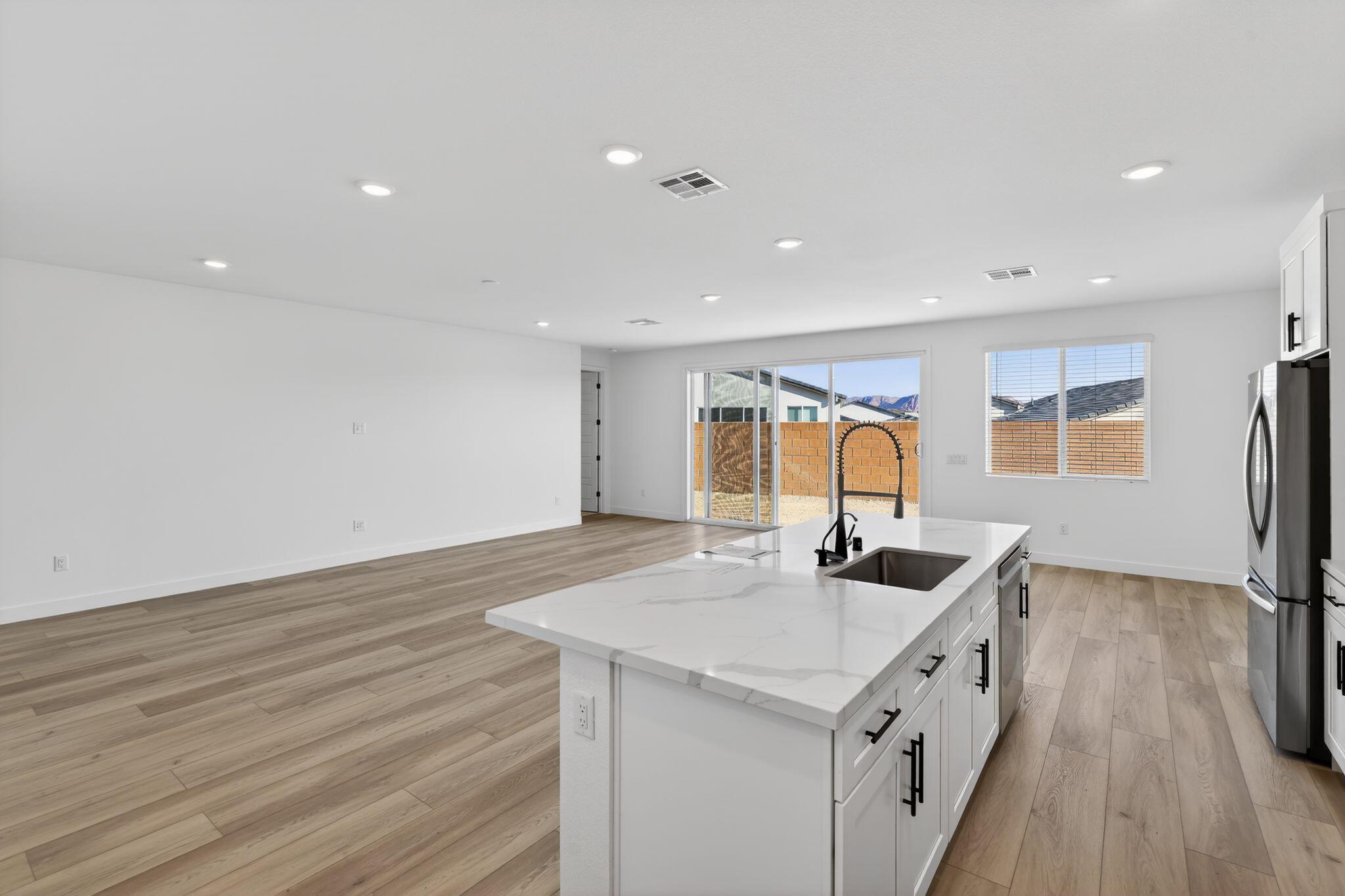 CECITA CREST AT DIVARIO - Residential