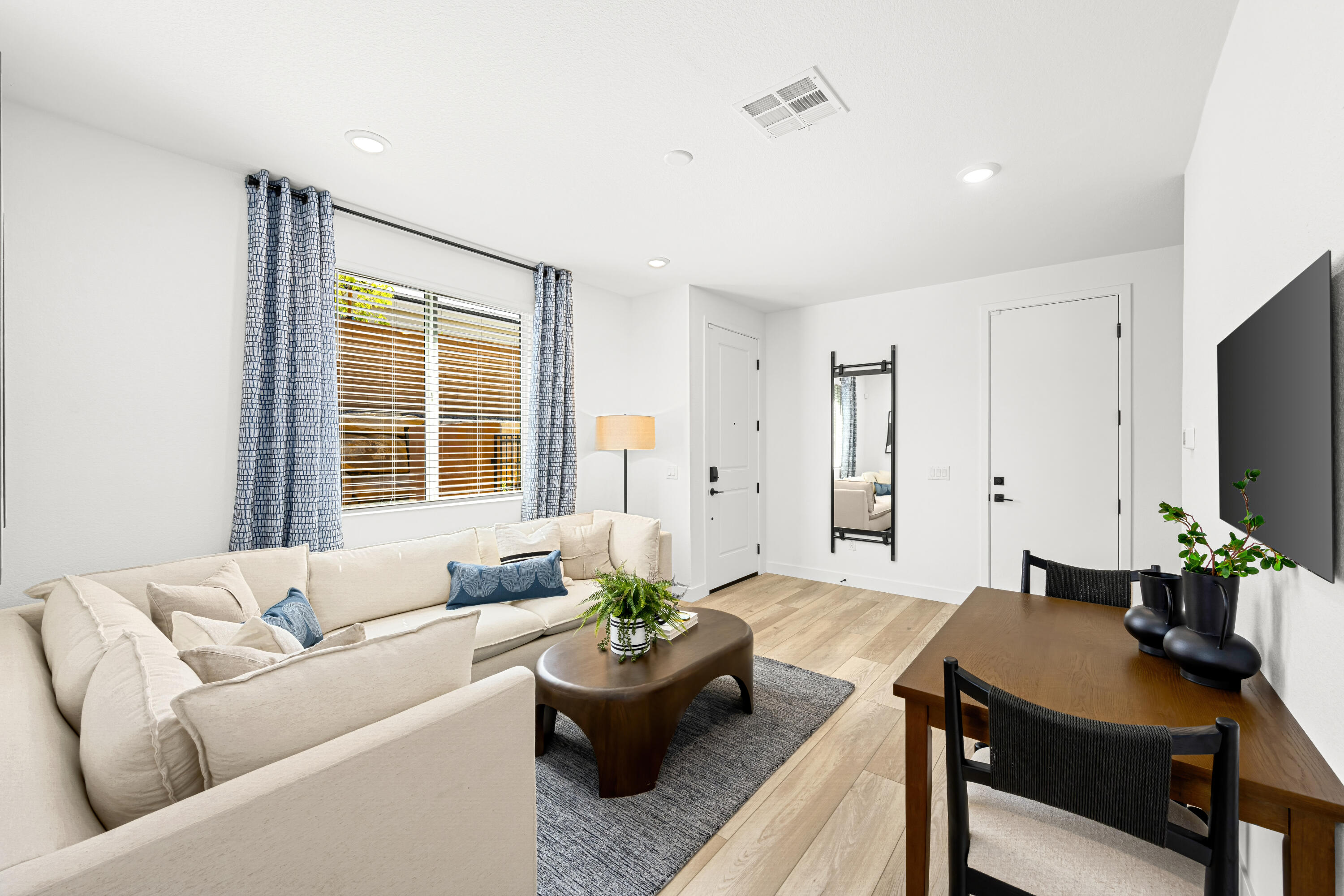 CECITA CREST AT DIVARIO - Residential