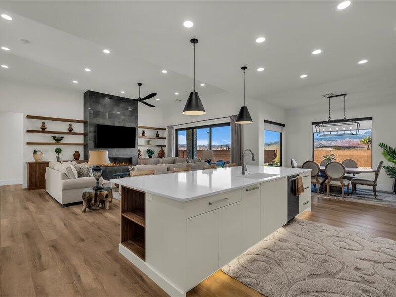 HEIGHTS AT WASHINGTON BENCH - Residential