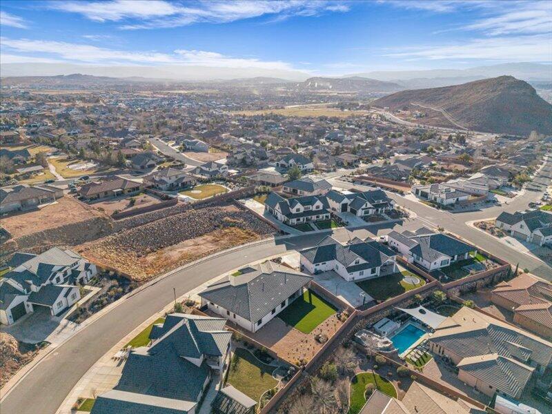 HEIGHTS AT WASHINGTON BENCH - Residential