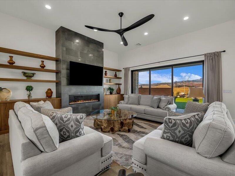 HEIGHTS AT WASHINGTON BENCH - Residential