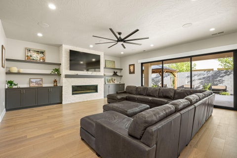 Tiny photo for 448 W Lamond CIR, Washington, UT 84780 (MLS # 26-276369)