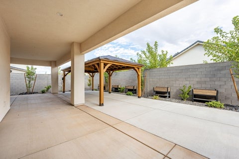 Tiny photo for 448 W Lamond CIR, Washington, UT 84780 (MLS # 26-276369)