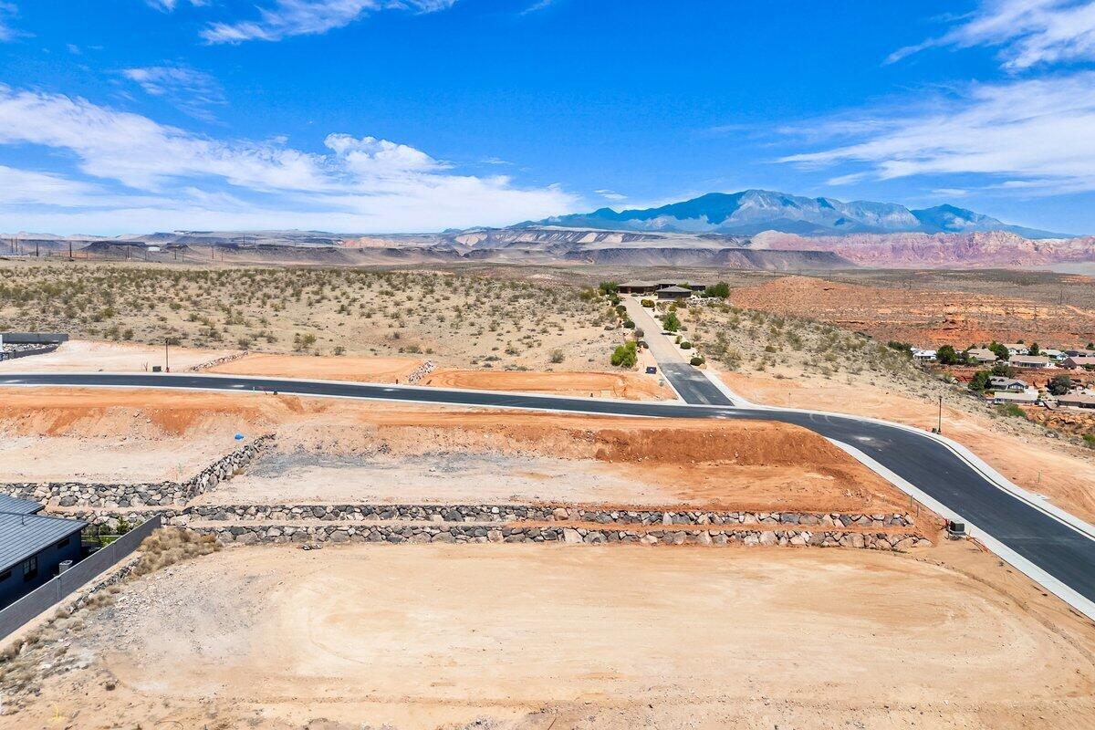 GRAND HEIGHTS - Land