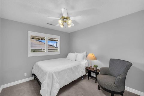 Tiny photo for 1050 W Red Hills Parkway #40, Washington, UT 84780 (MLS # 26-273264)