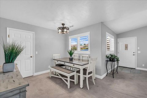 Tiny photo for 1050 W Red Hills Parkway #40, Washington, UT 84780 (MLS # 26-273264)