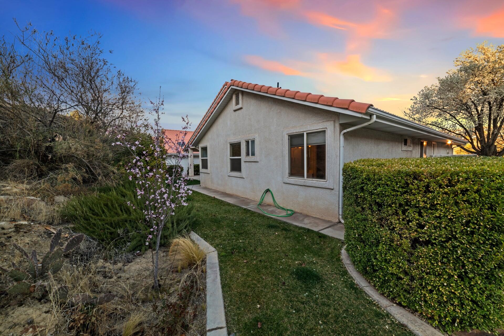 PAR 5 AT BLOOMINGTON HILLS TOWNHOMES - Residential