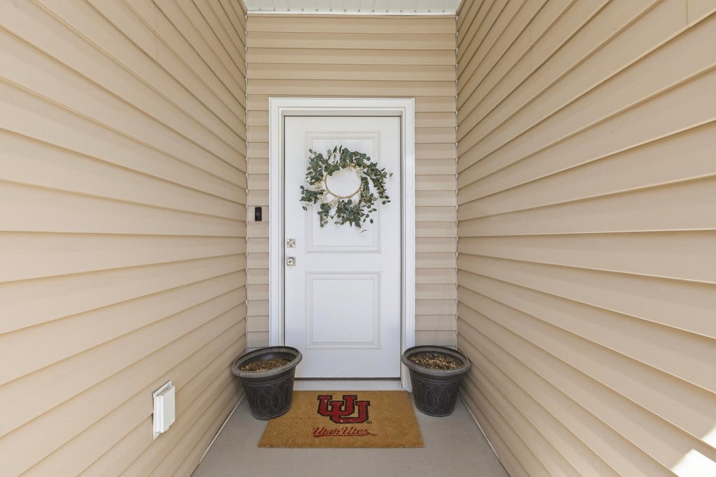 Photo of 3043 N 125 ST E, Cedar City, UT 84721 (MLS # 26-273349)