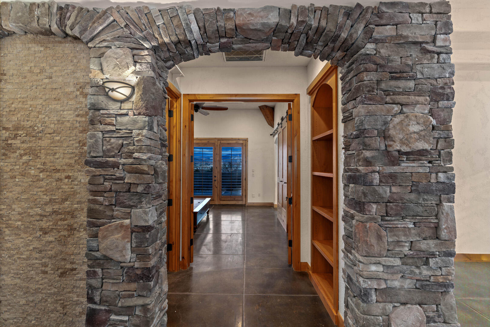 STONE CLIFF - Residential