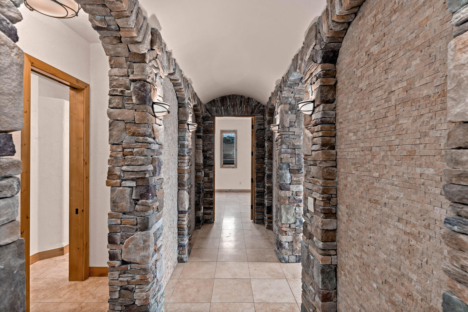 STONE CLIFF - Residential