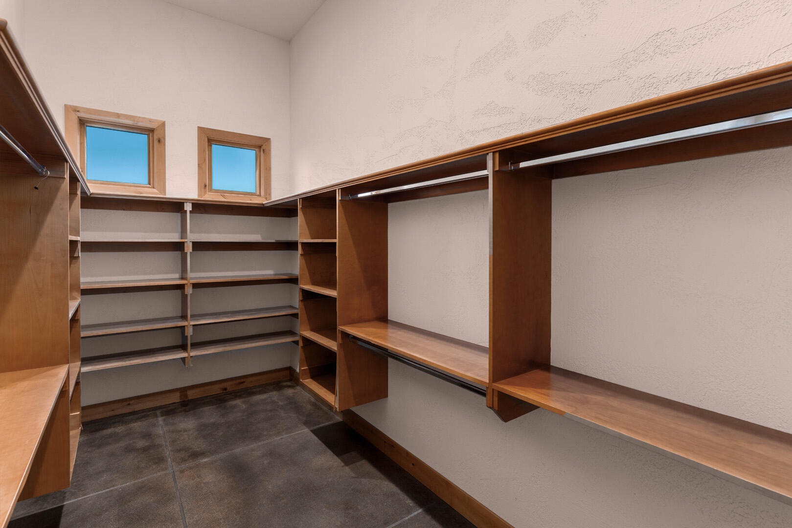 STONE CLIFF - Residential