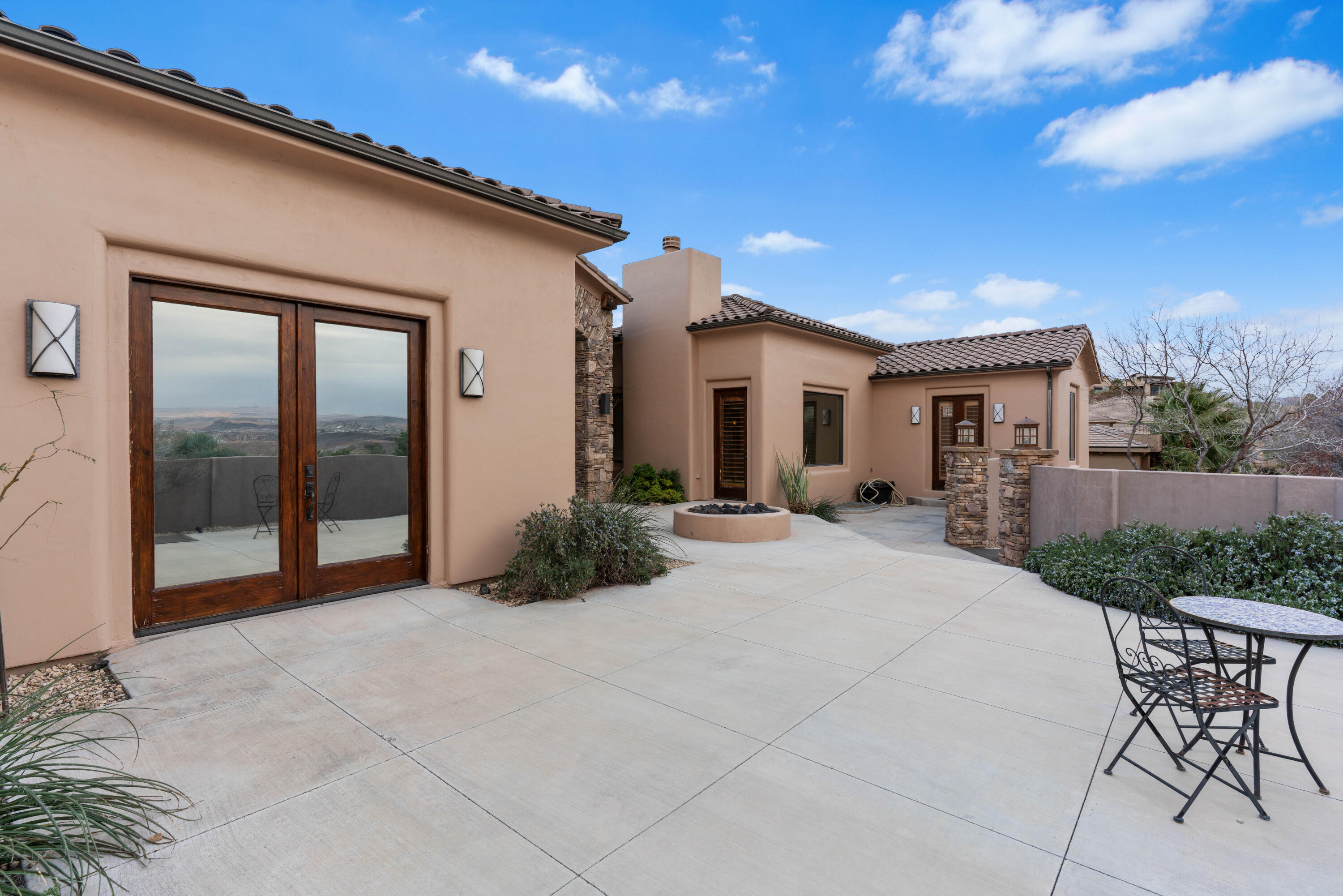 STONE CLIFF - Residential