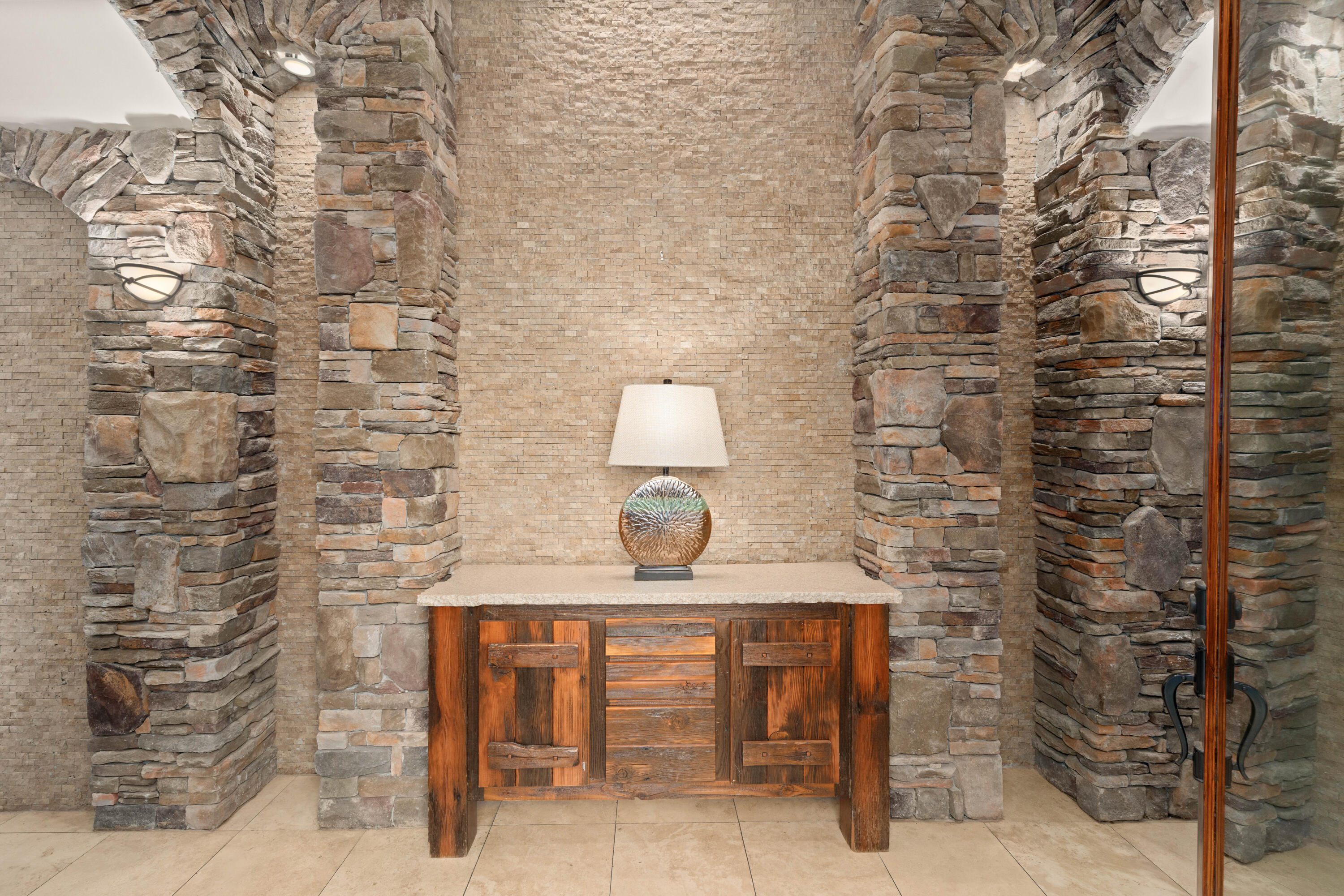 STONE CLIFF - Residential