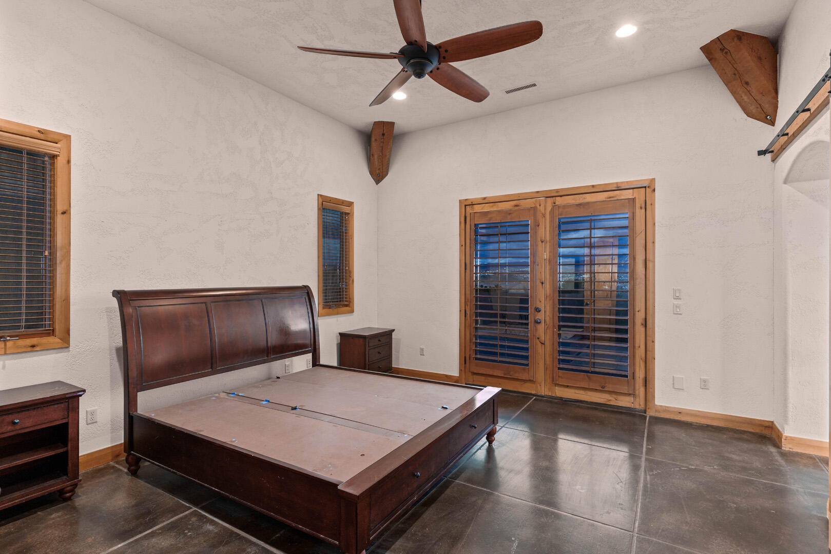 STONE CLIFF - Residential