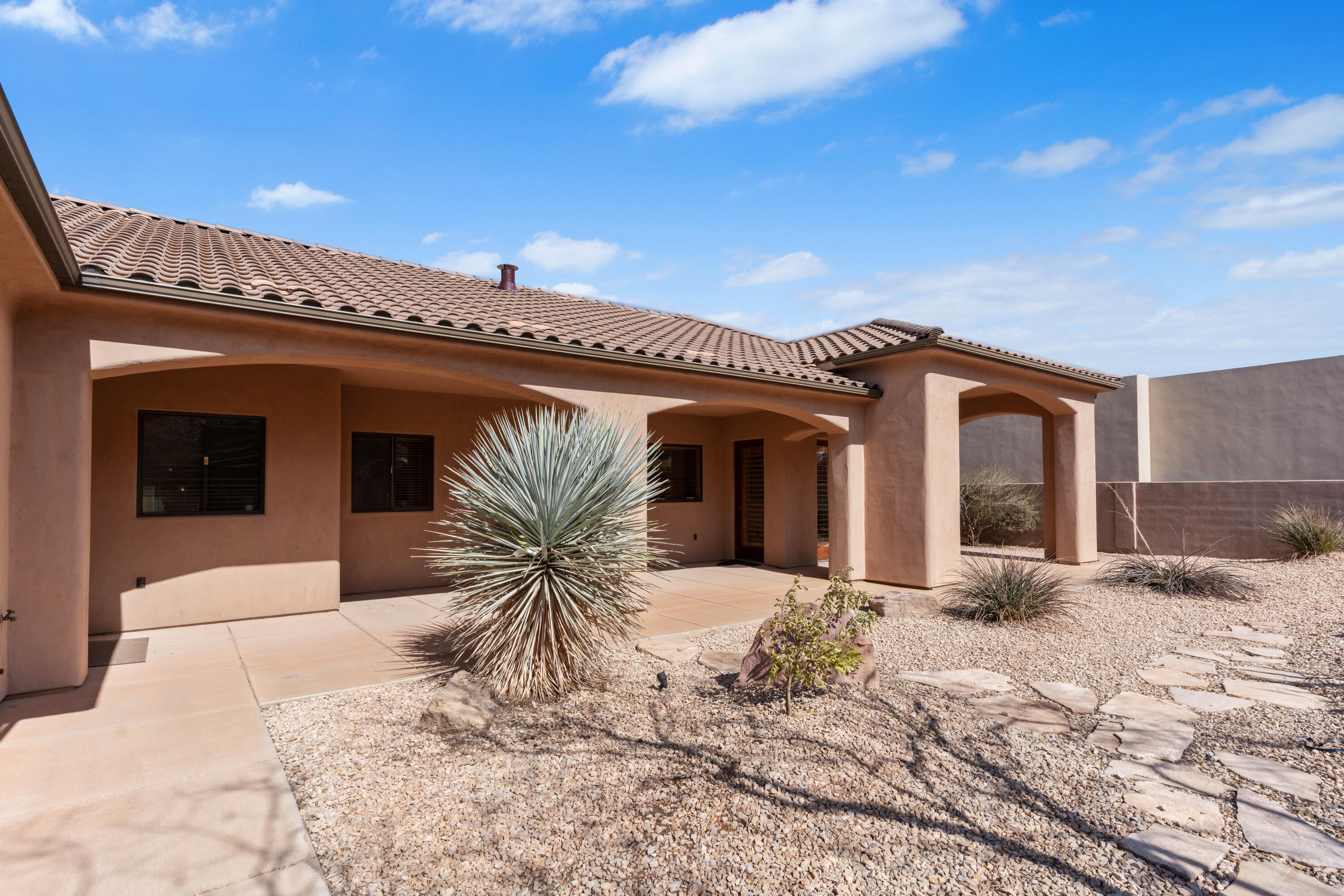 STONE CLIFF - Residential