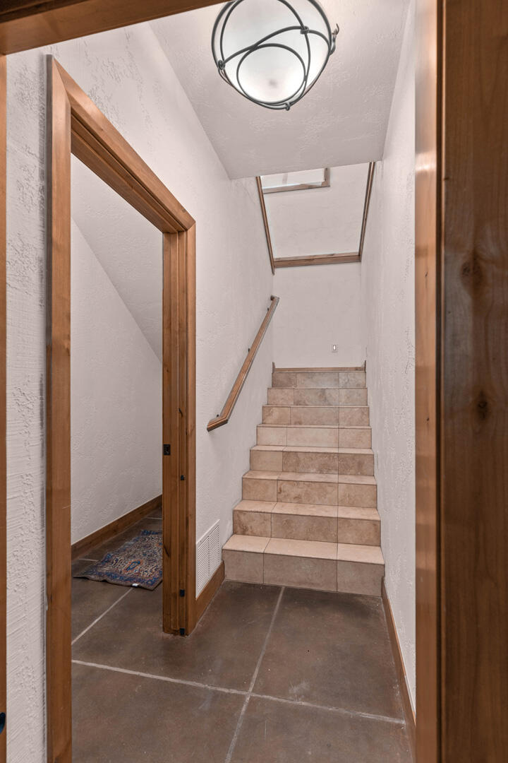 STONE CLIFF - Residential