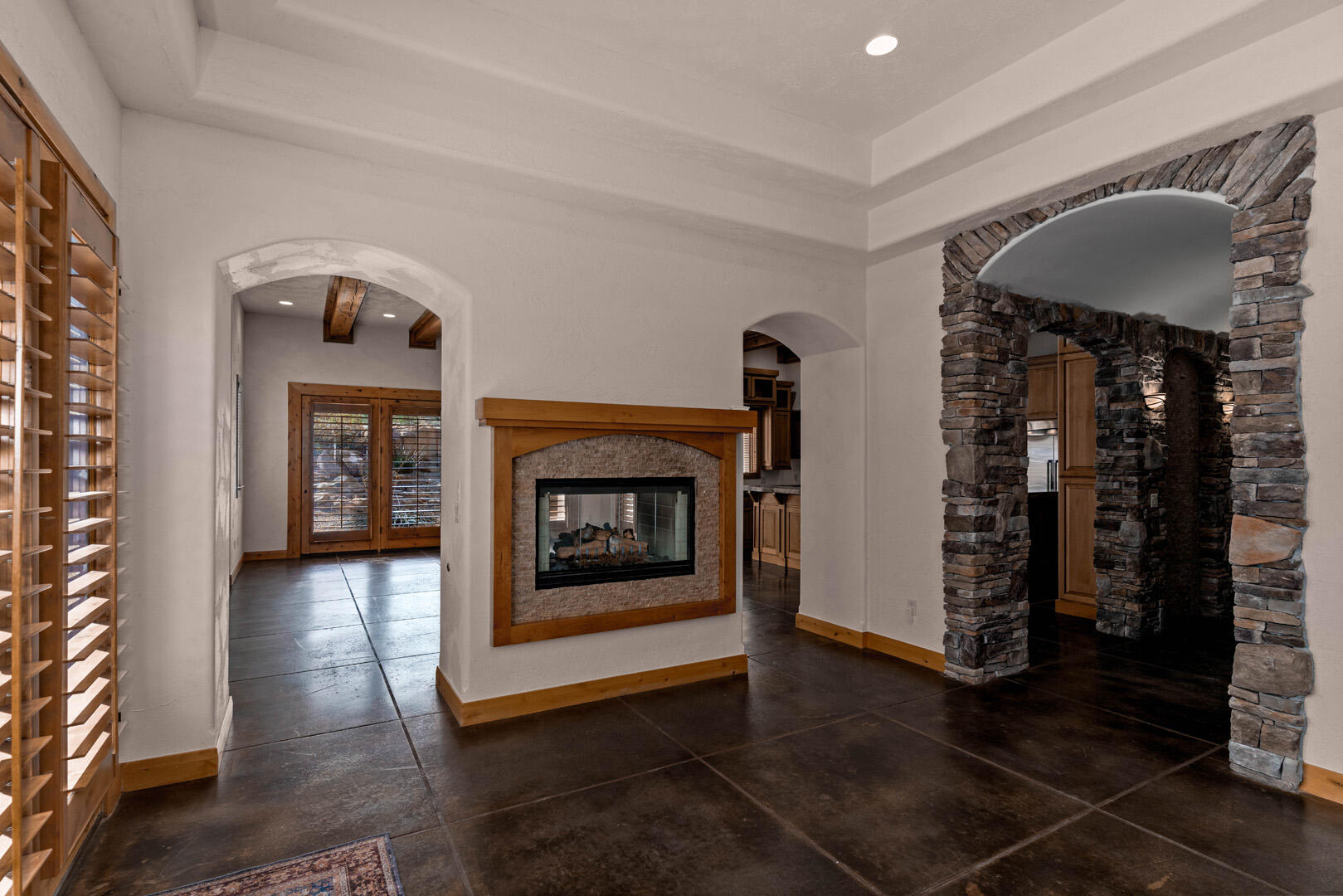 STONE CLIFF - Residential