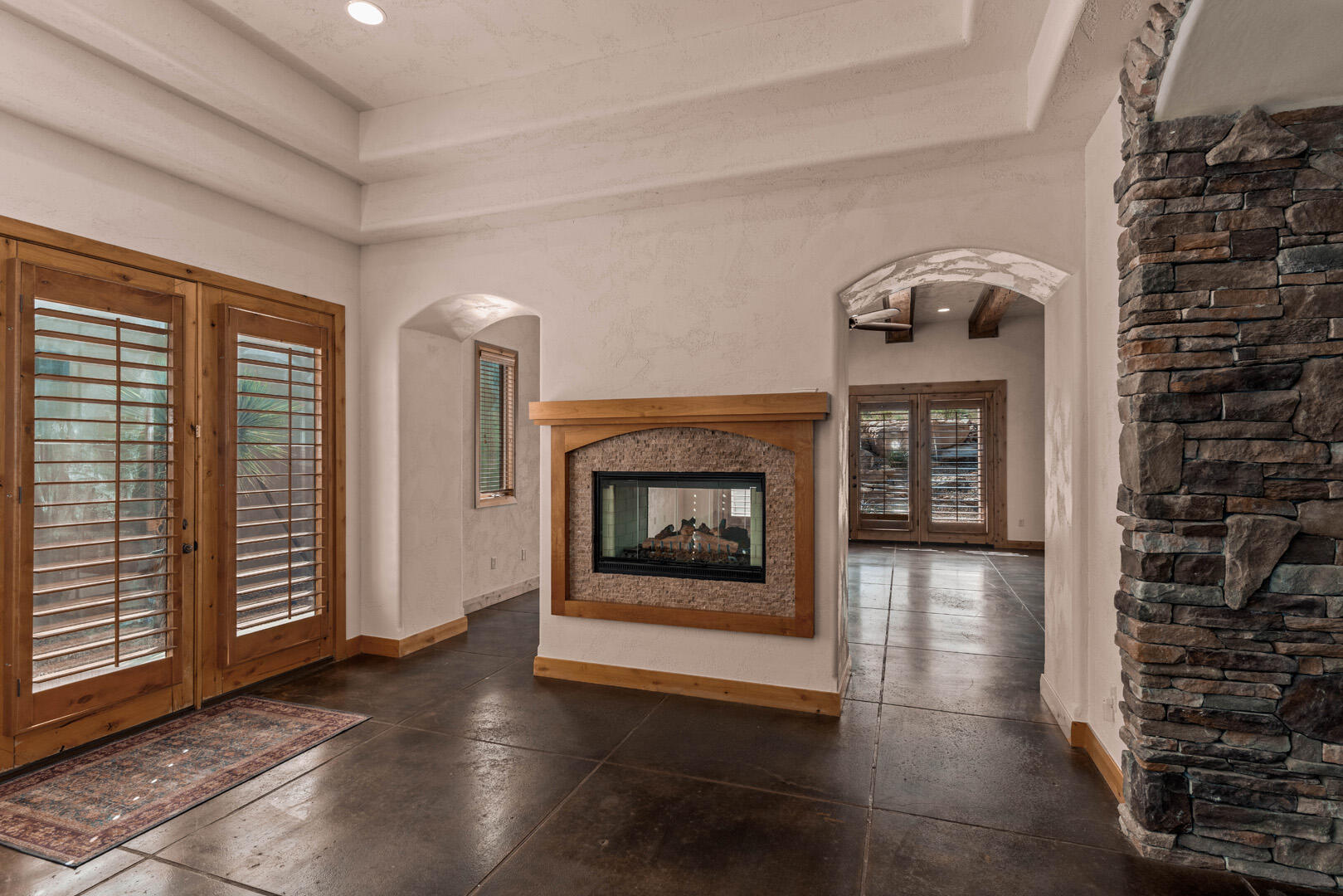 STONE CLIFF - Residential