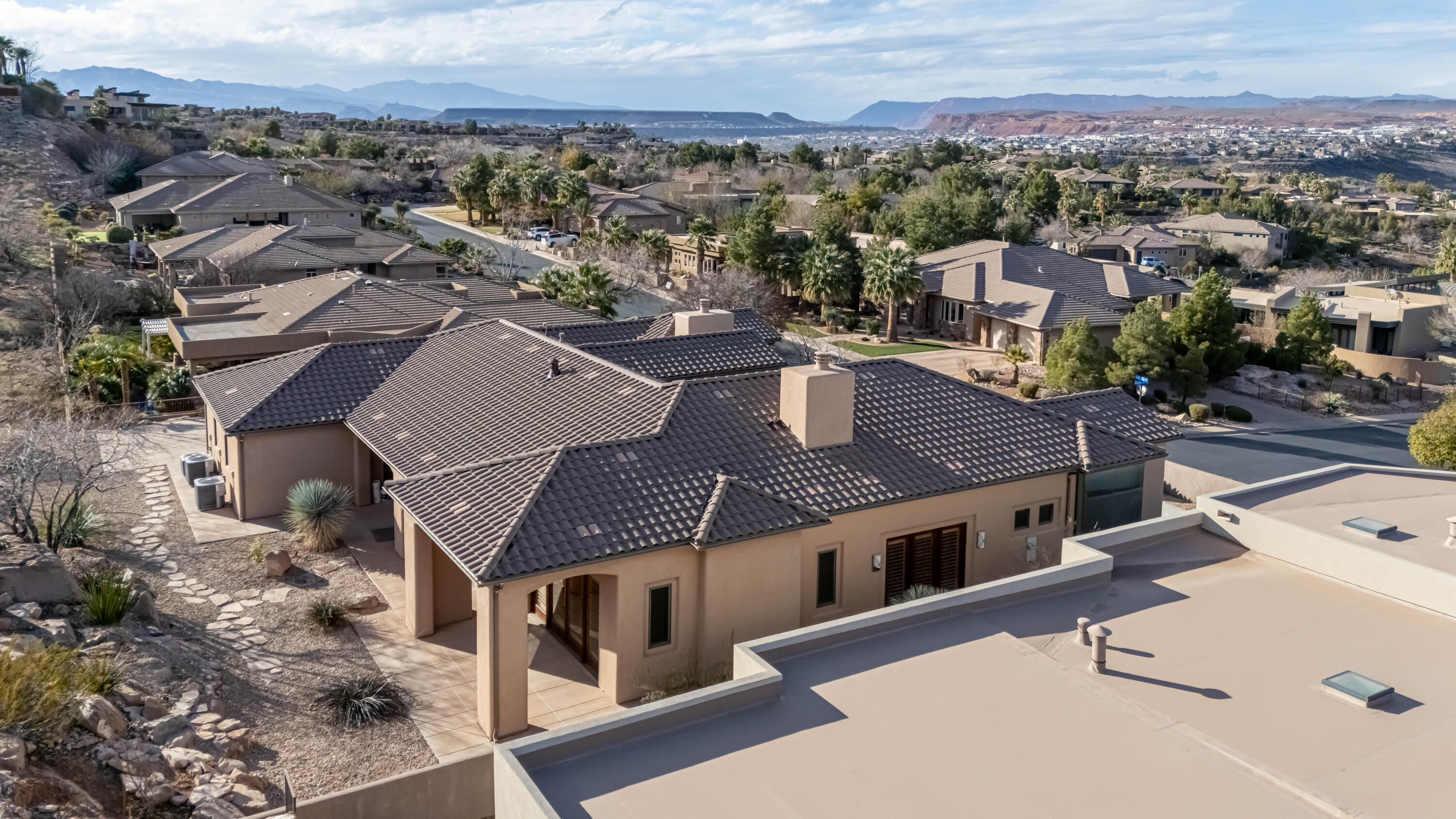 STONE CLIFF - Residential