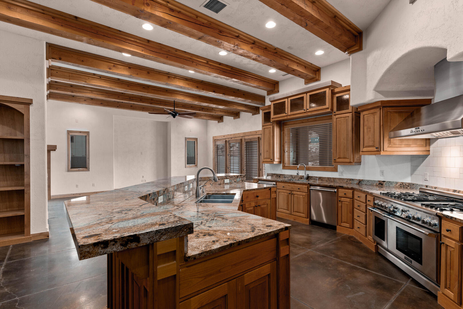 STONE CLIFF - Residential