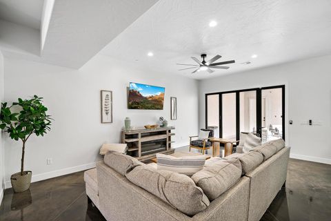 Tiny photo for 1460 S Windsor Parkway #2, Hurricane, UT 84737 (MLS # 25-266191)