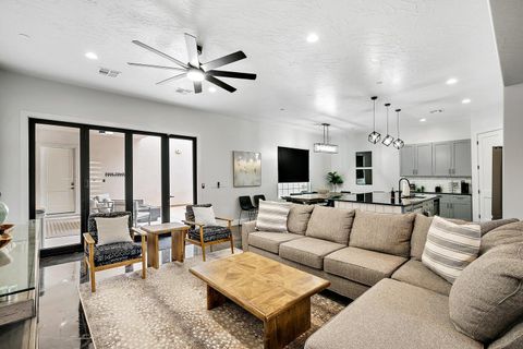 Tiny photo for 1460 S Windsor Parkway #2, Hurricane, UT 84737 (MLS # 25-266191)