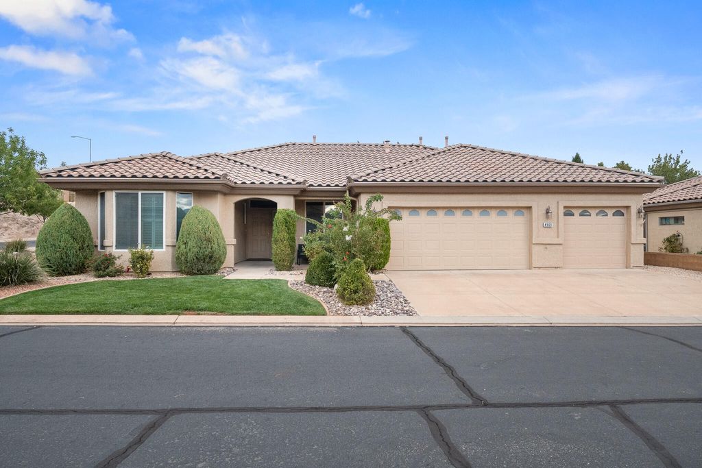 Photo of 4569 S Sandscape DR, Saint George, UT 84790 (MLS # 25-266103)