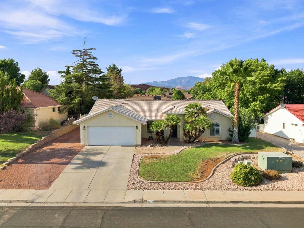 Photo of 2277 E 350 N, Saint George, UT 84790 (MLS # 26-275076)