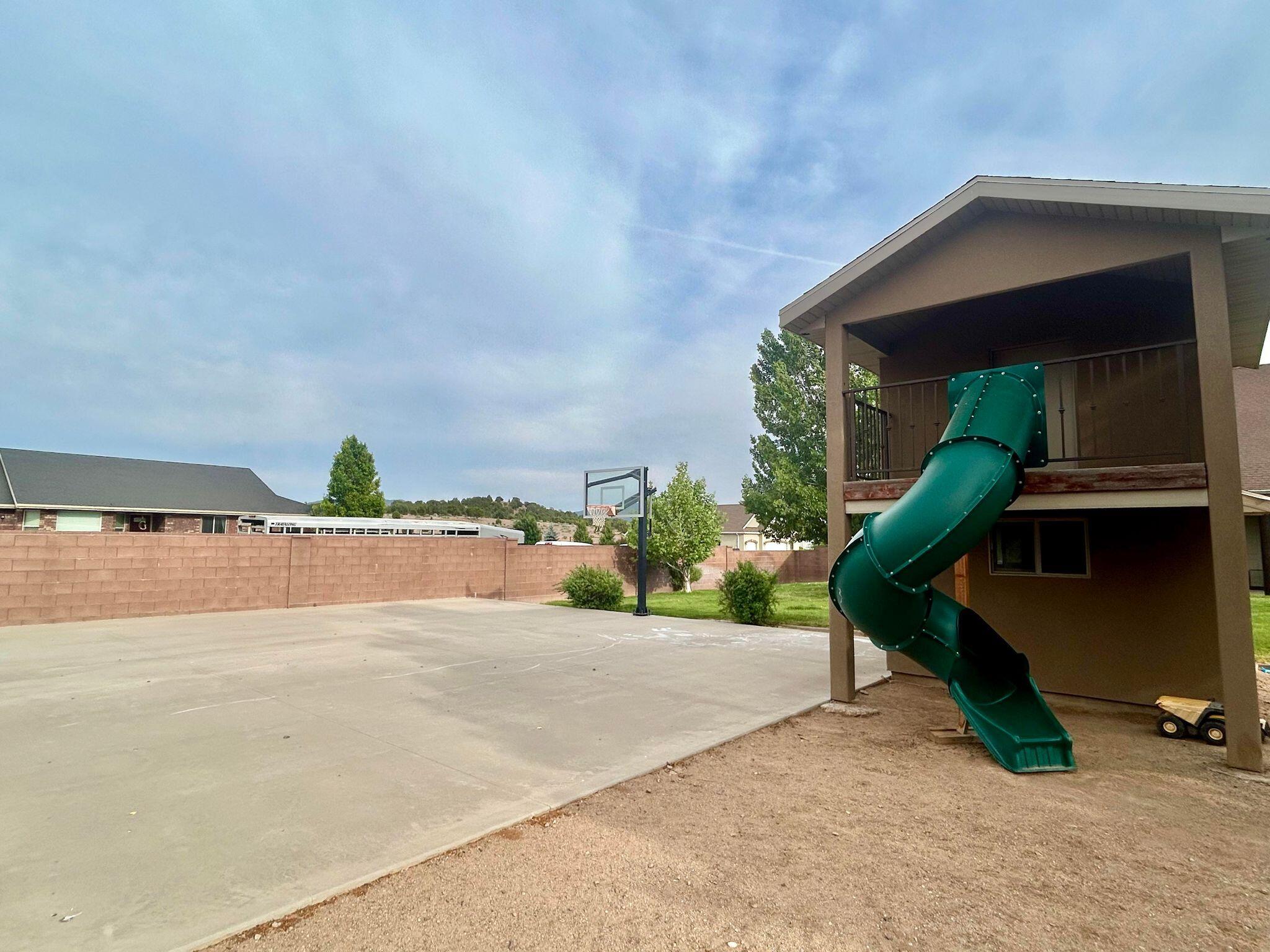 NORTH HILL ESTATES - Residential