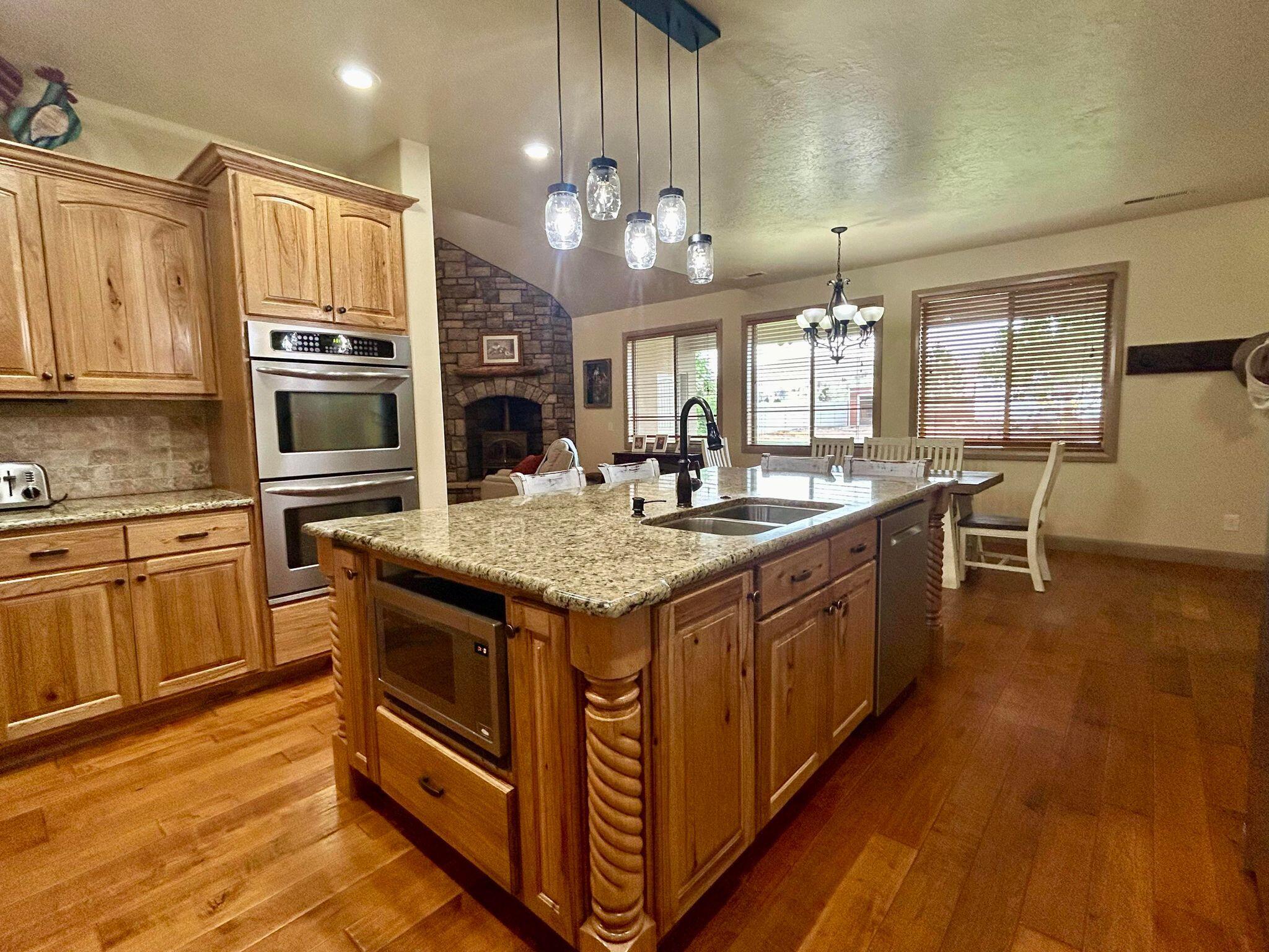 NORTH HILL ESTATES - Residential