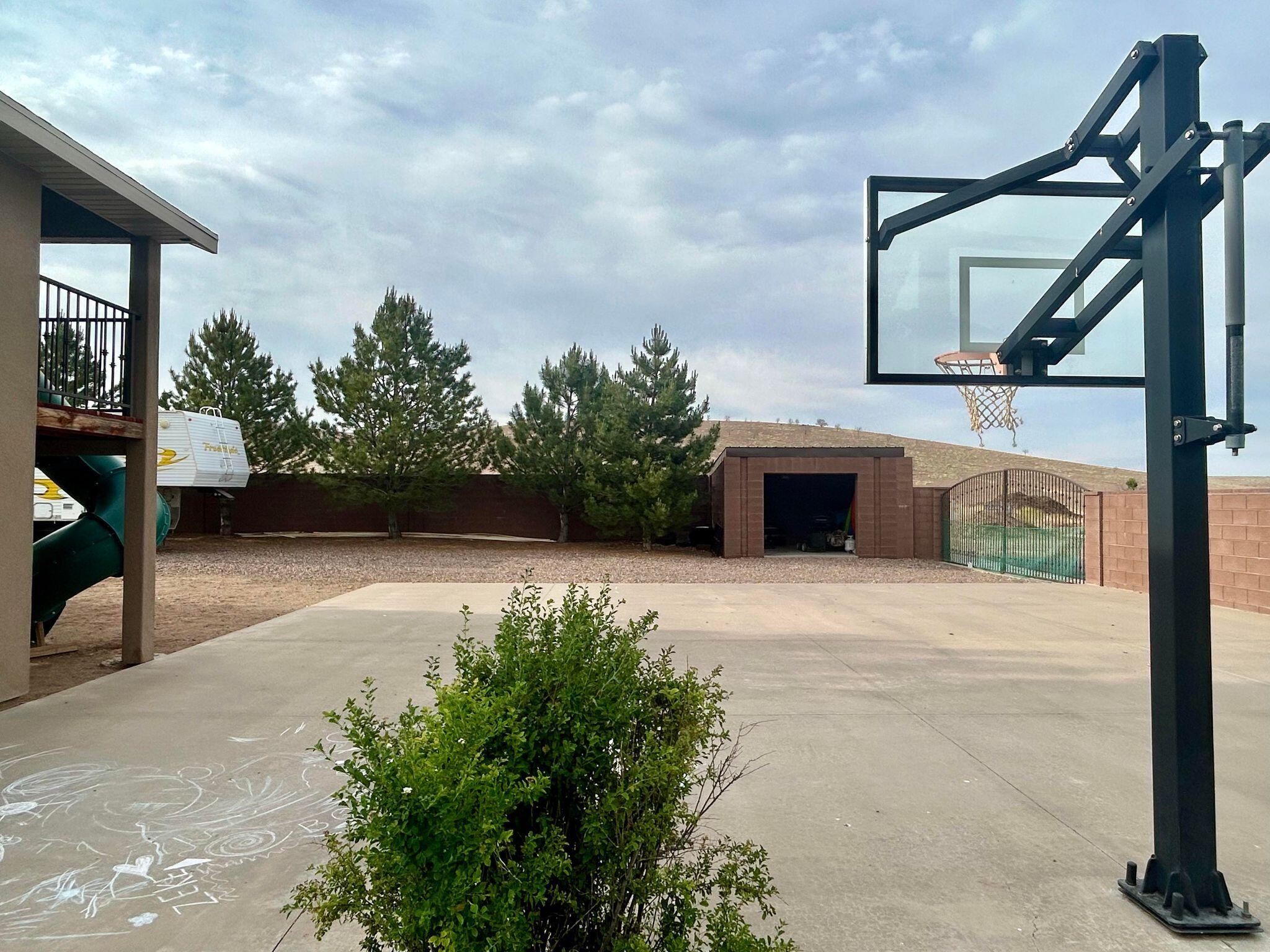 NORTH HILL ESTATES - Residential